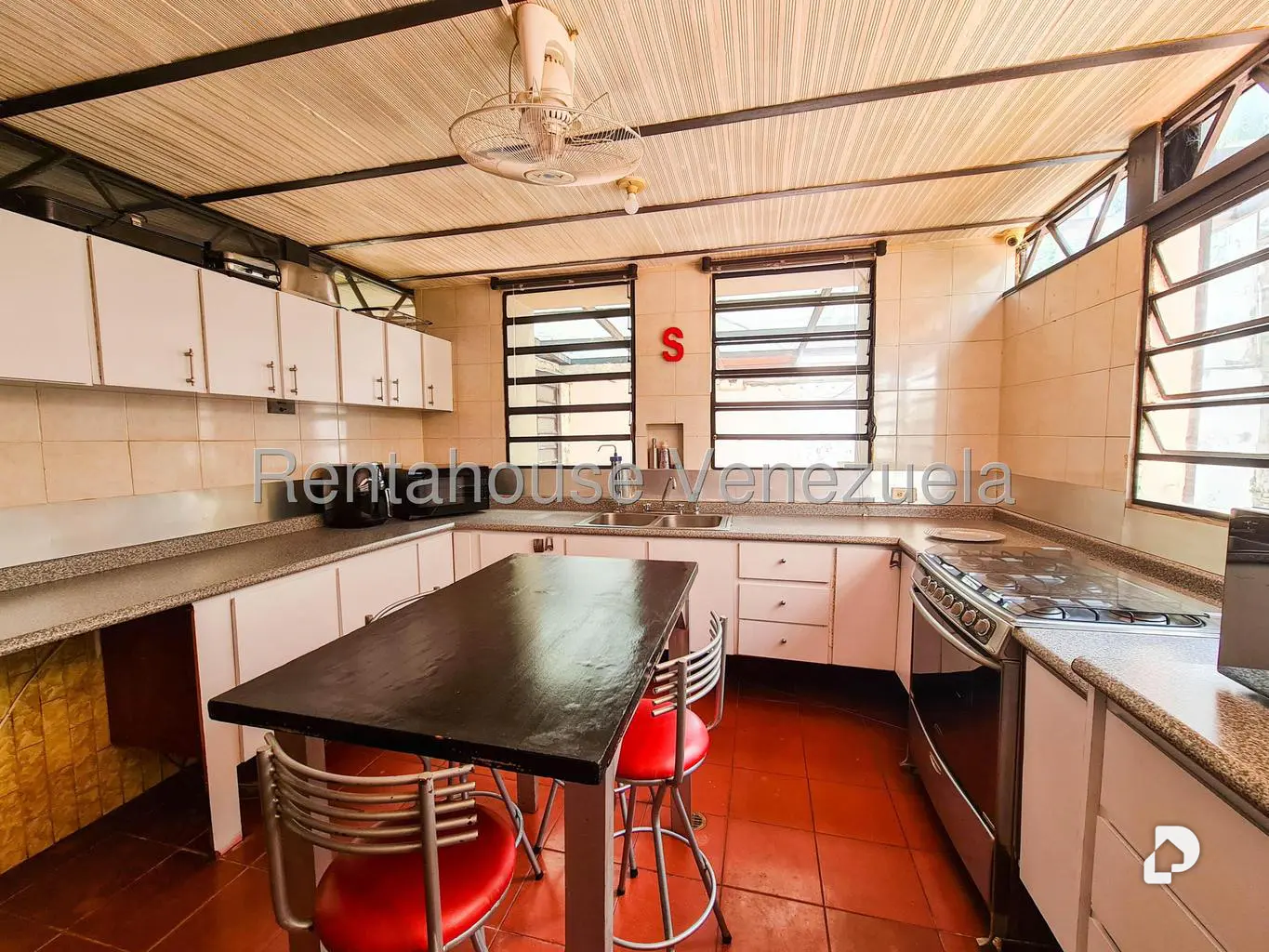 Casa en Prados del Este, Caracas – 21