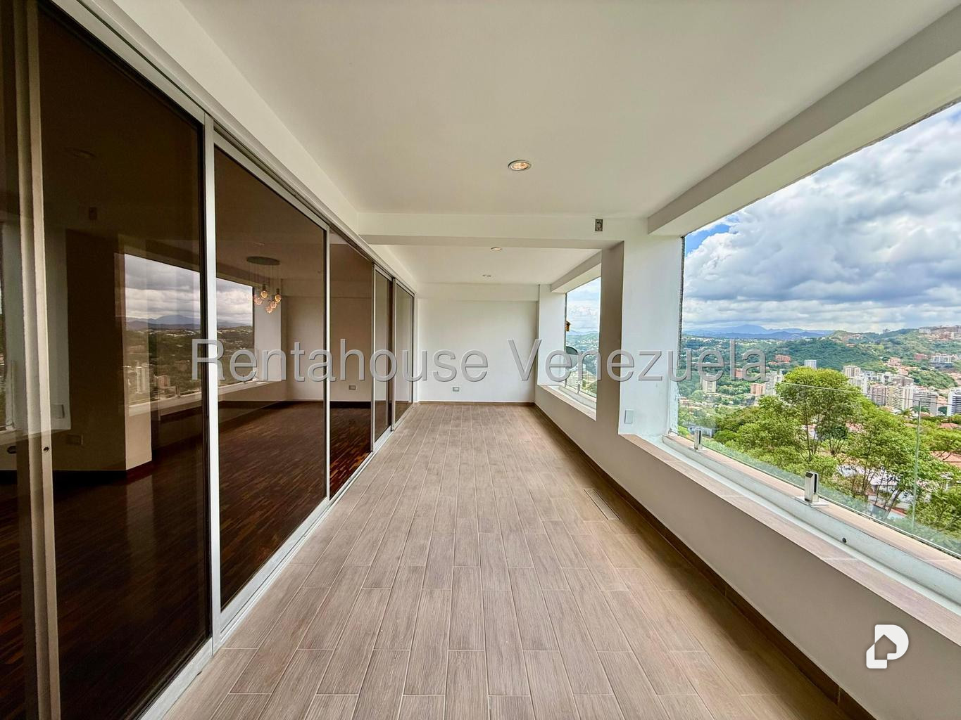 Apartment in Santa Inés, Caracas – 11