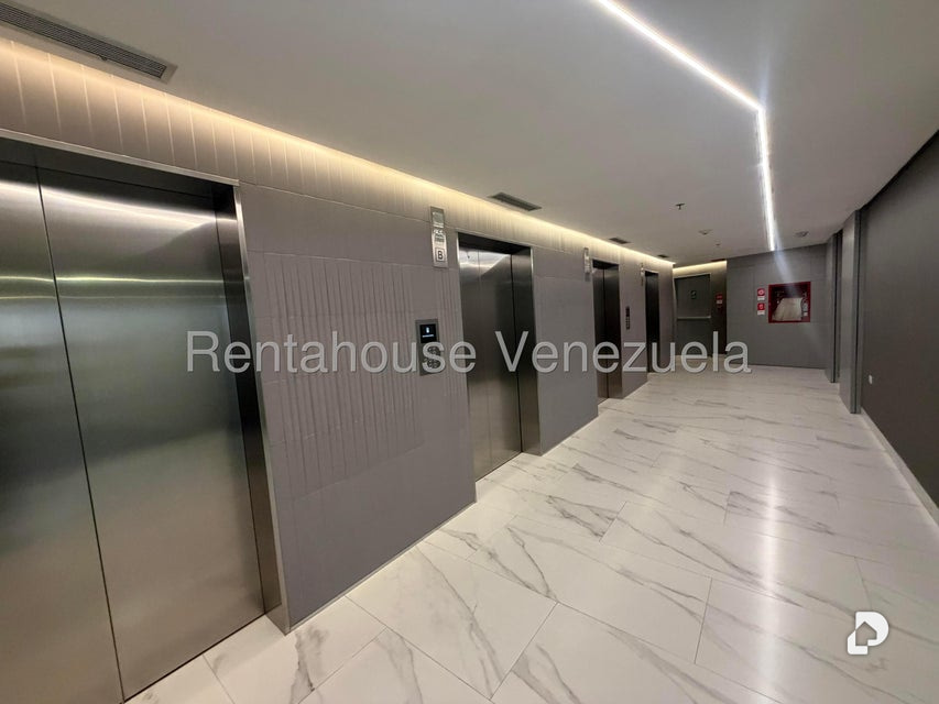 Oficina en Las Mercedes, Caracas – 10
