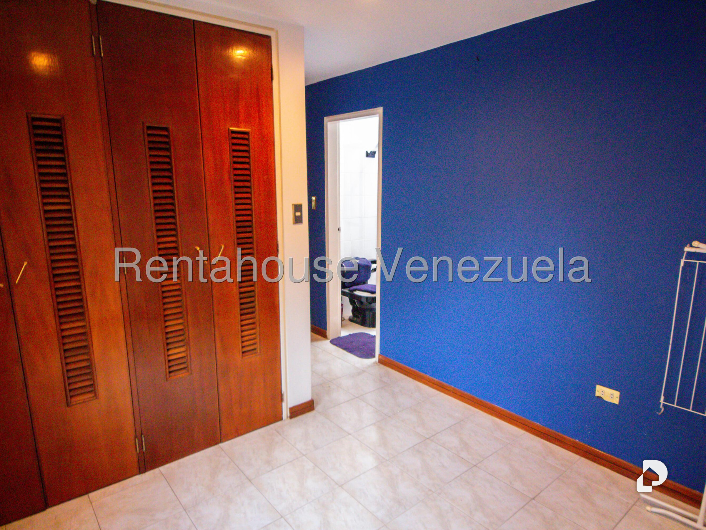 Casa en Lomas de La Lagunita, Caracas – 12