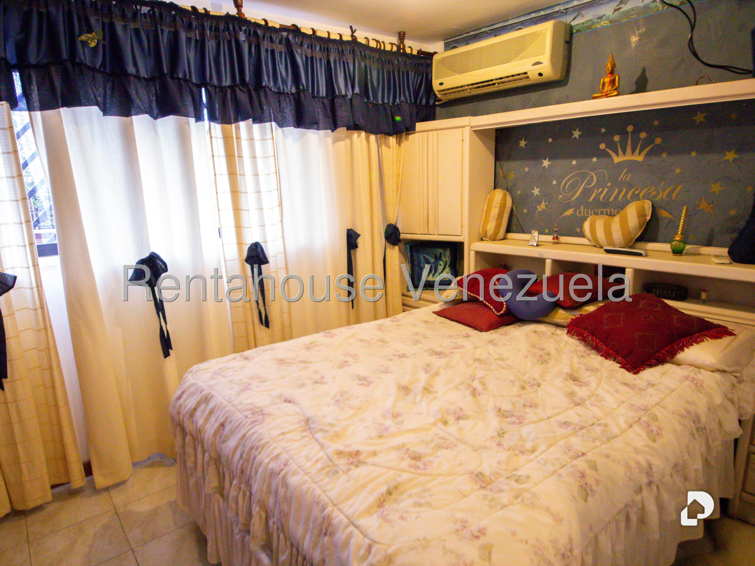 Casa en Lomas de La Lagunita, Caracas – 13