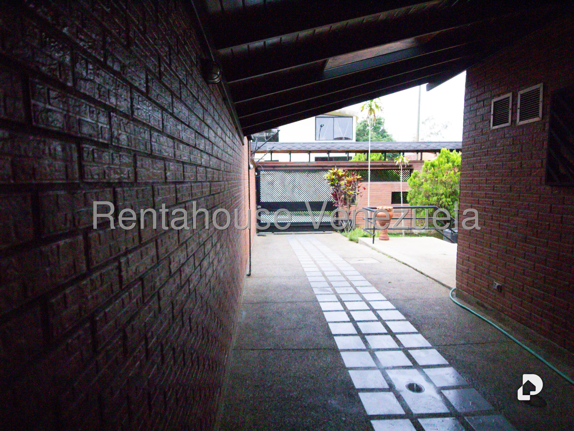 Casa en Lomas de La Lagunita, Caracas – 21