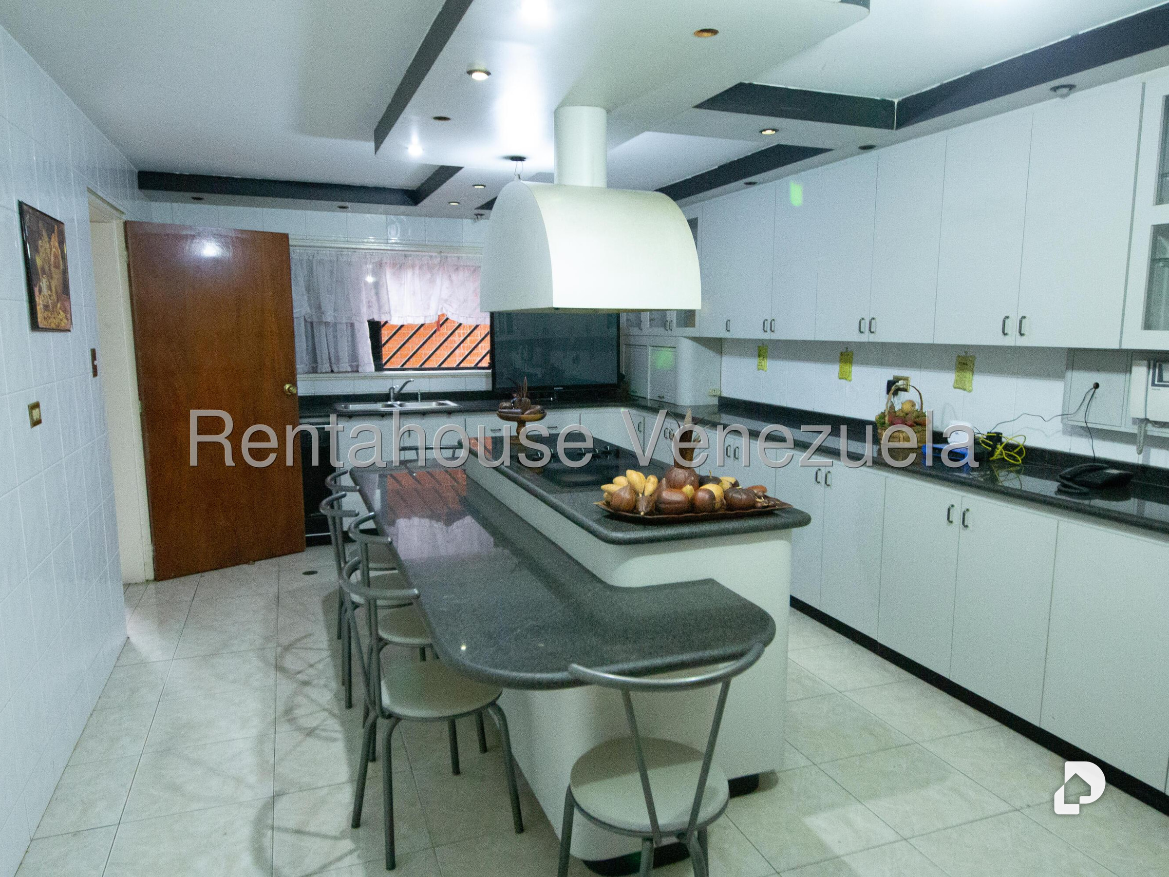 Casa en Lomas de La Lagunita, Caracas – 18