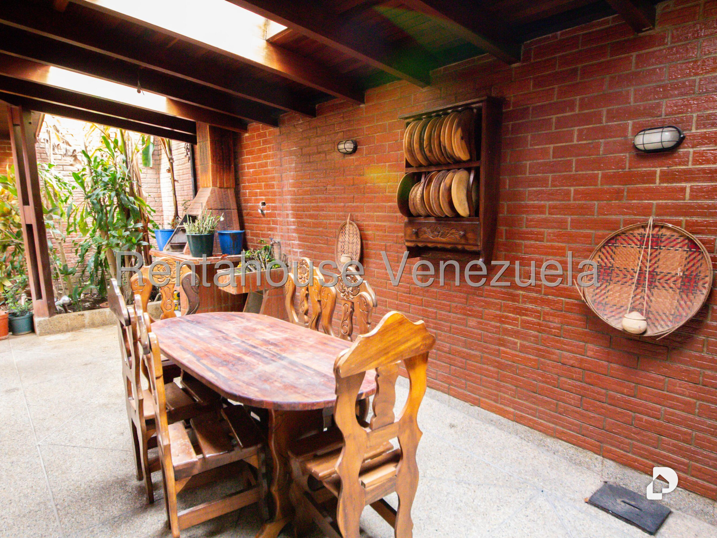 Casa en Lomas de La Lagunita, Caracas – 19