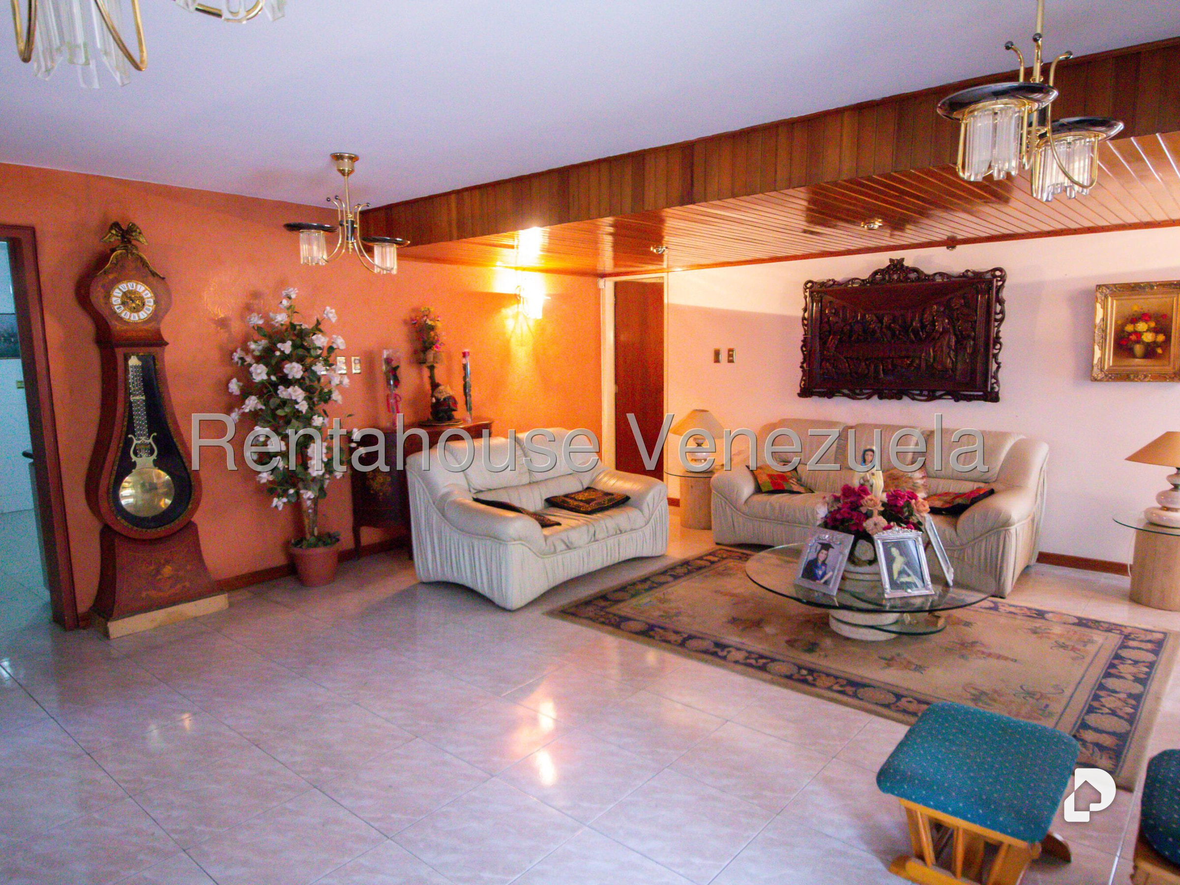 Casa en Lomas de La Lagunita, Caracas – 16