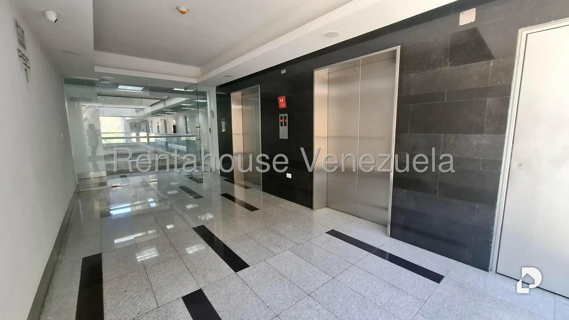 Local comercial en La Trinidad, Caracas