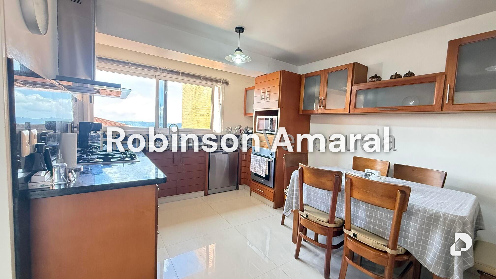 Casa en Loma Linda, Caracas – 11