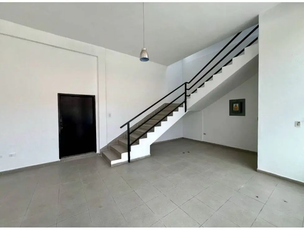 Local comercial en Carret. Nacional, Los Guayos - 1