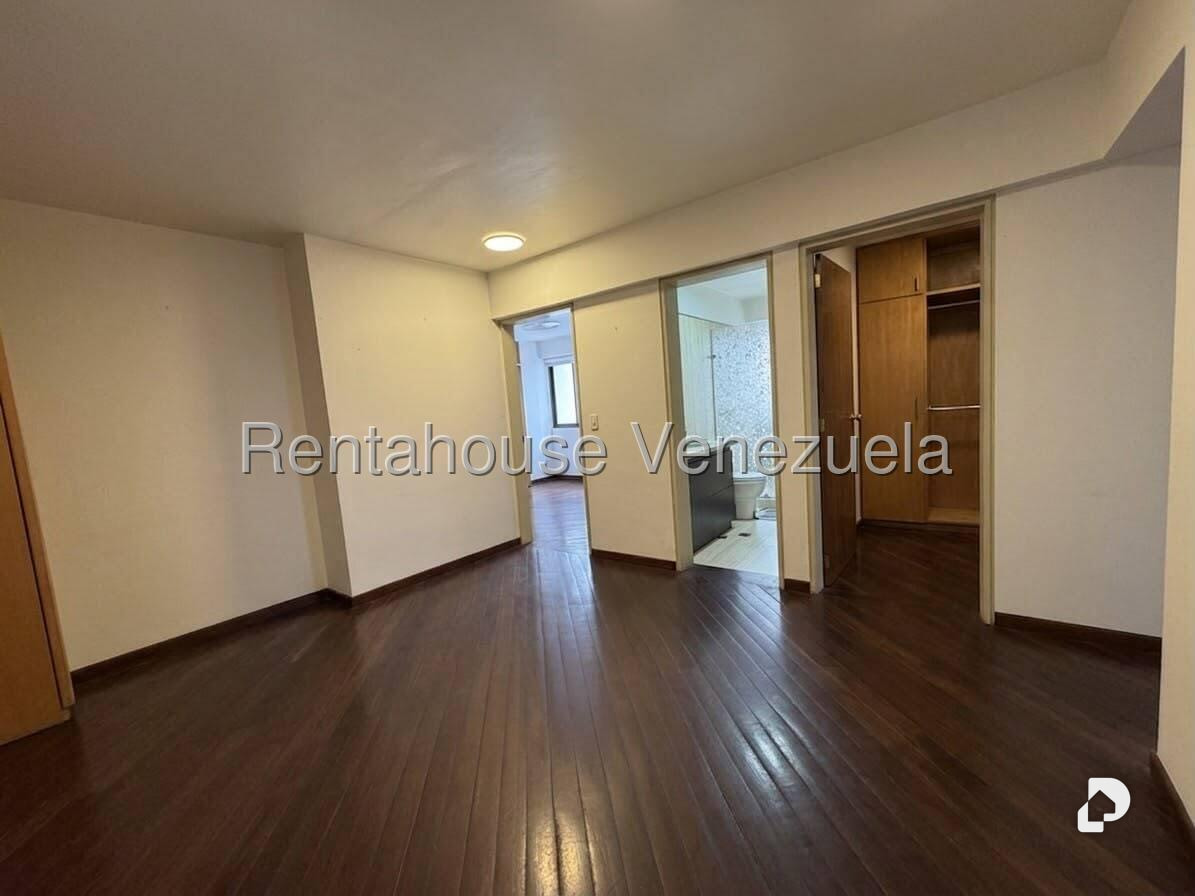 Apartamento en El Rosal, Caracas – 15