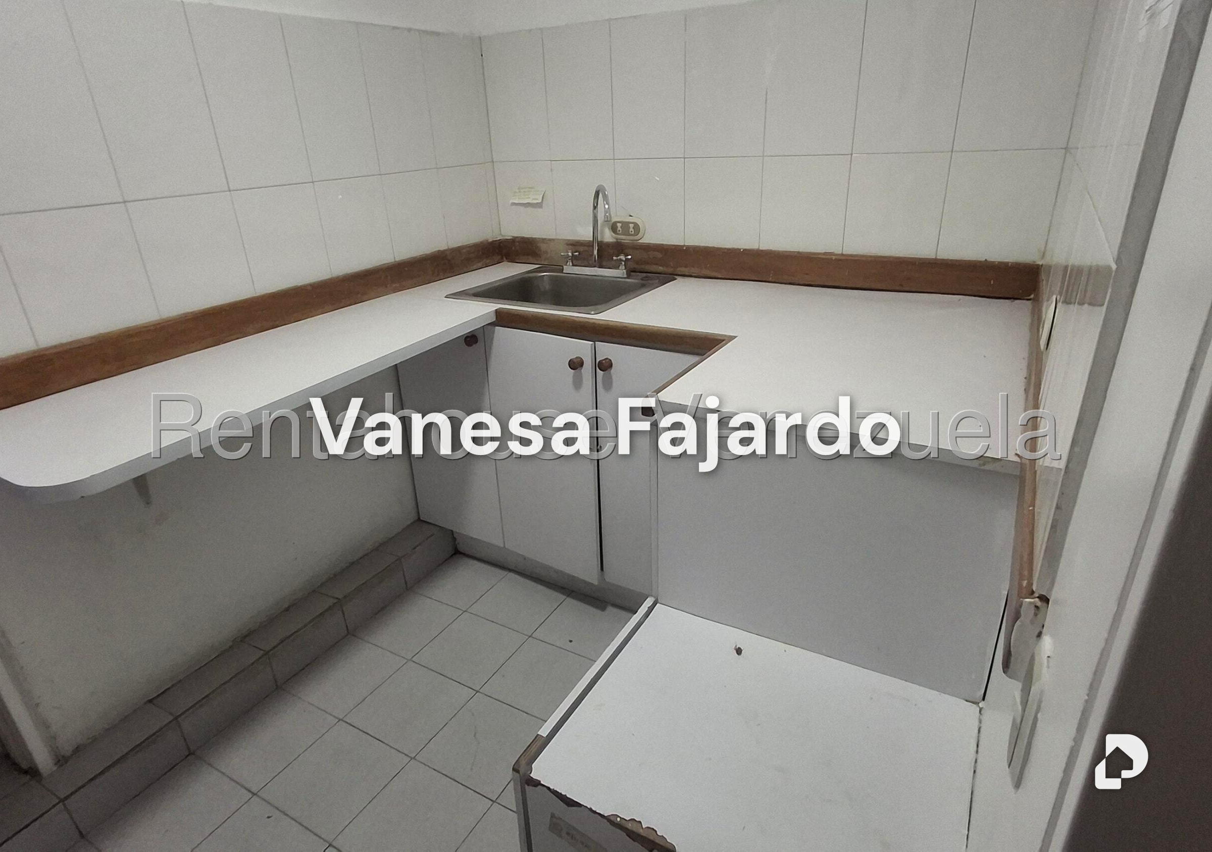 Office in El Bosque, Caracas – 23