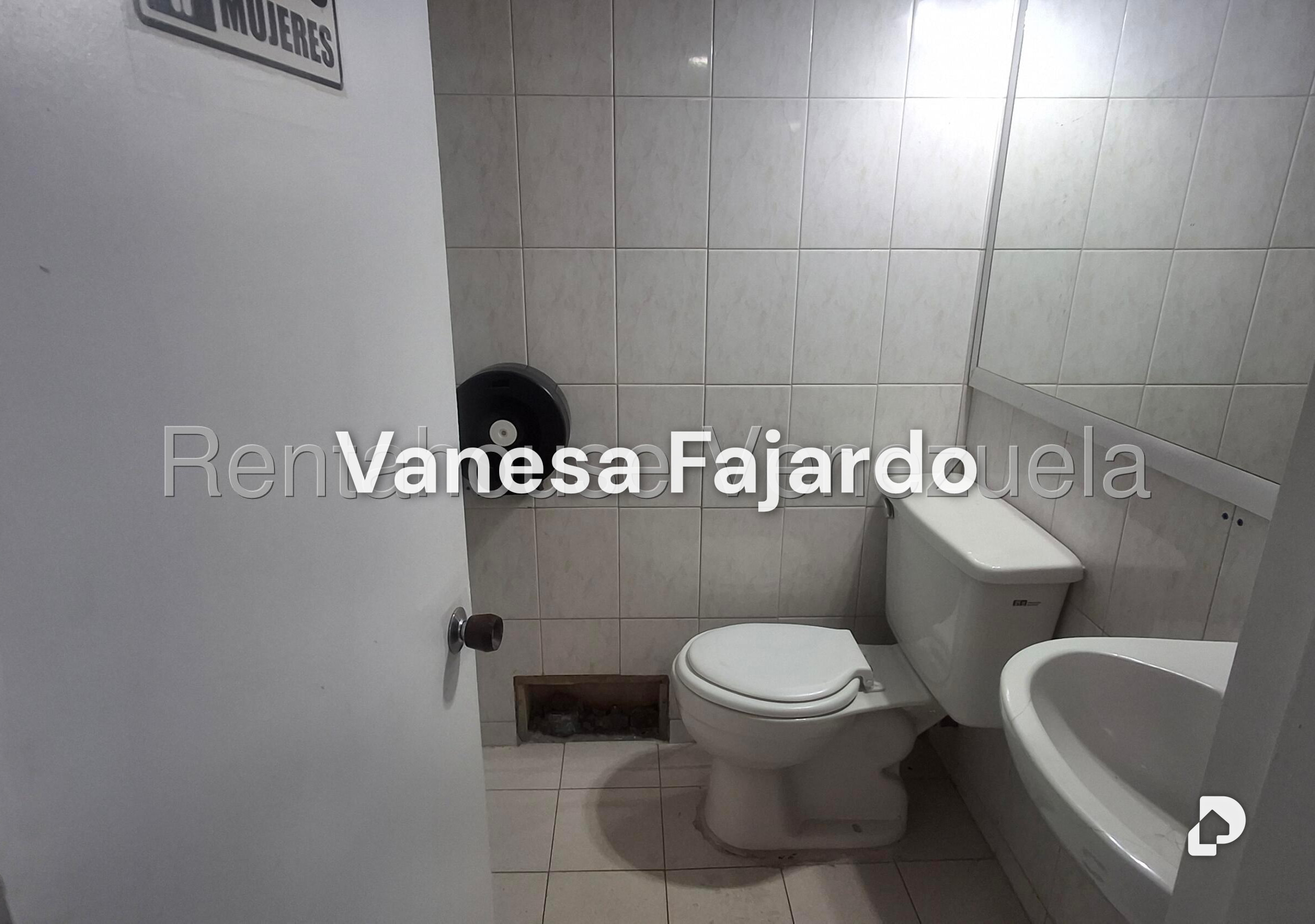 Office in El Bosque, Caracas – 26