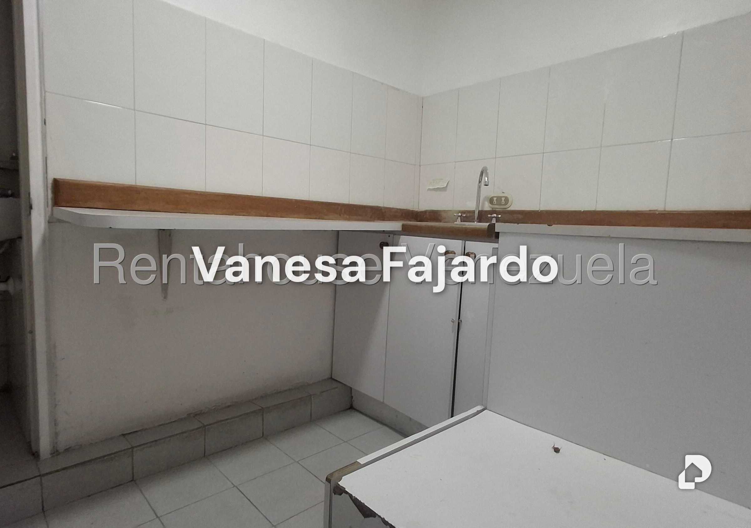 Office in El Bosque, Caracas – 24