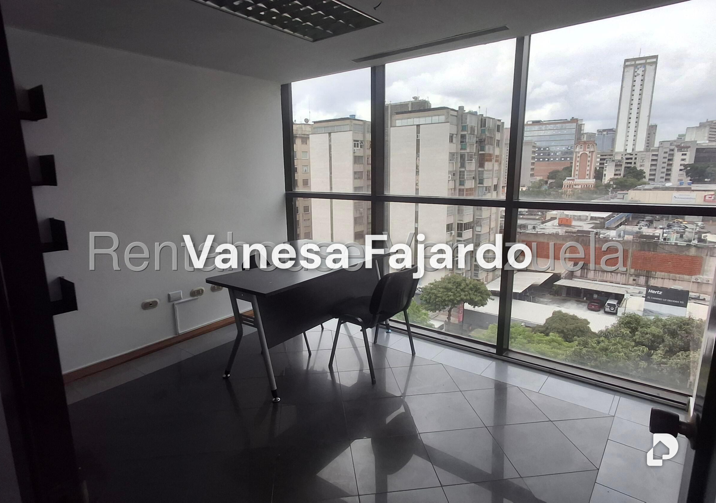 Office in El Bosque, Caracas – 11