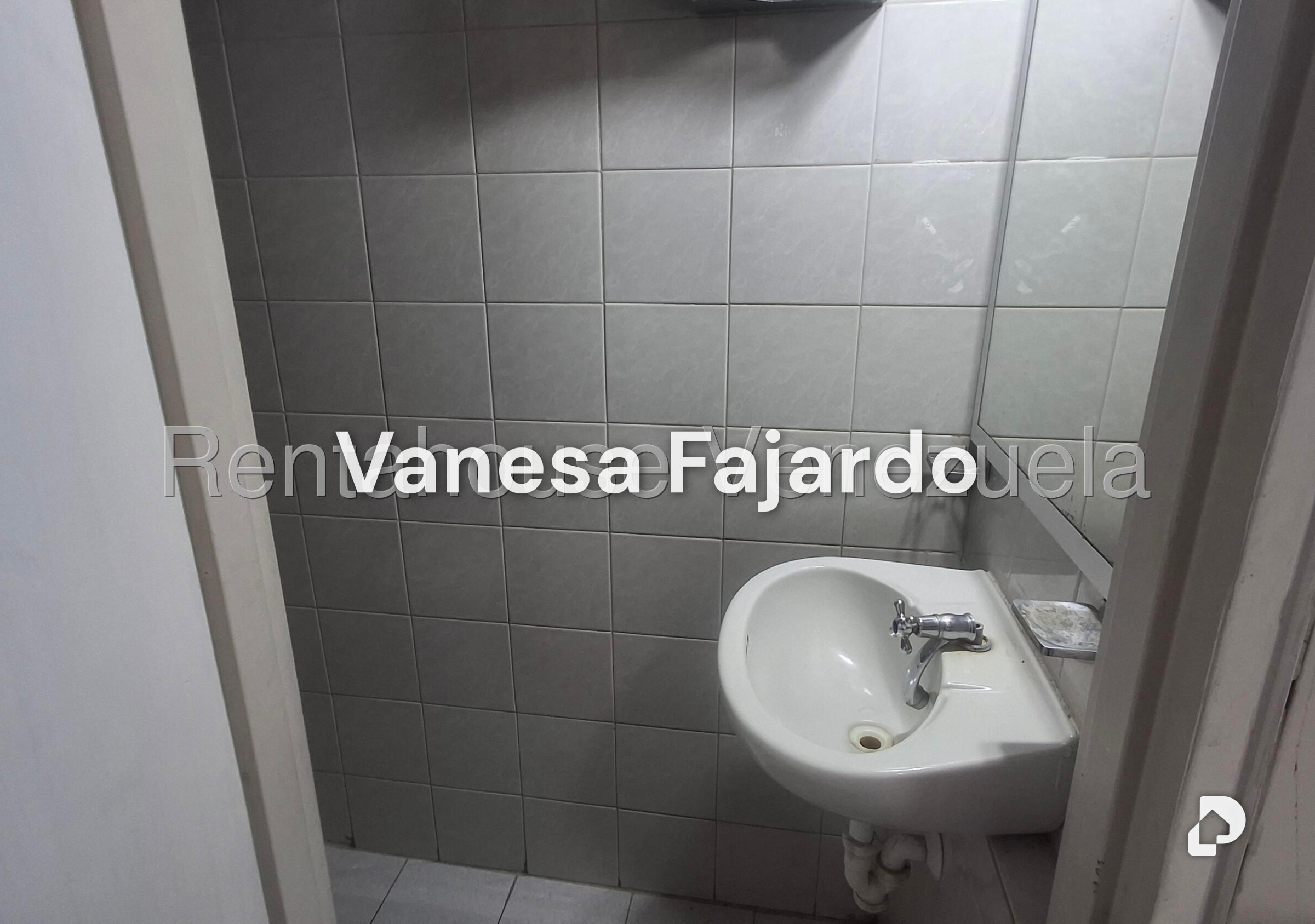 Office in El Bosque, Caracas – 27