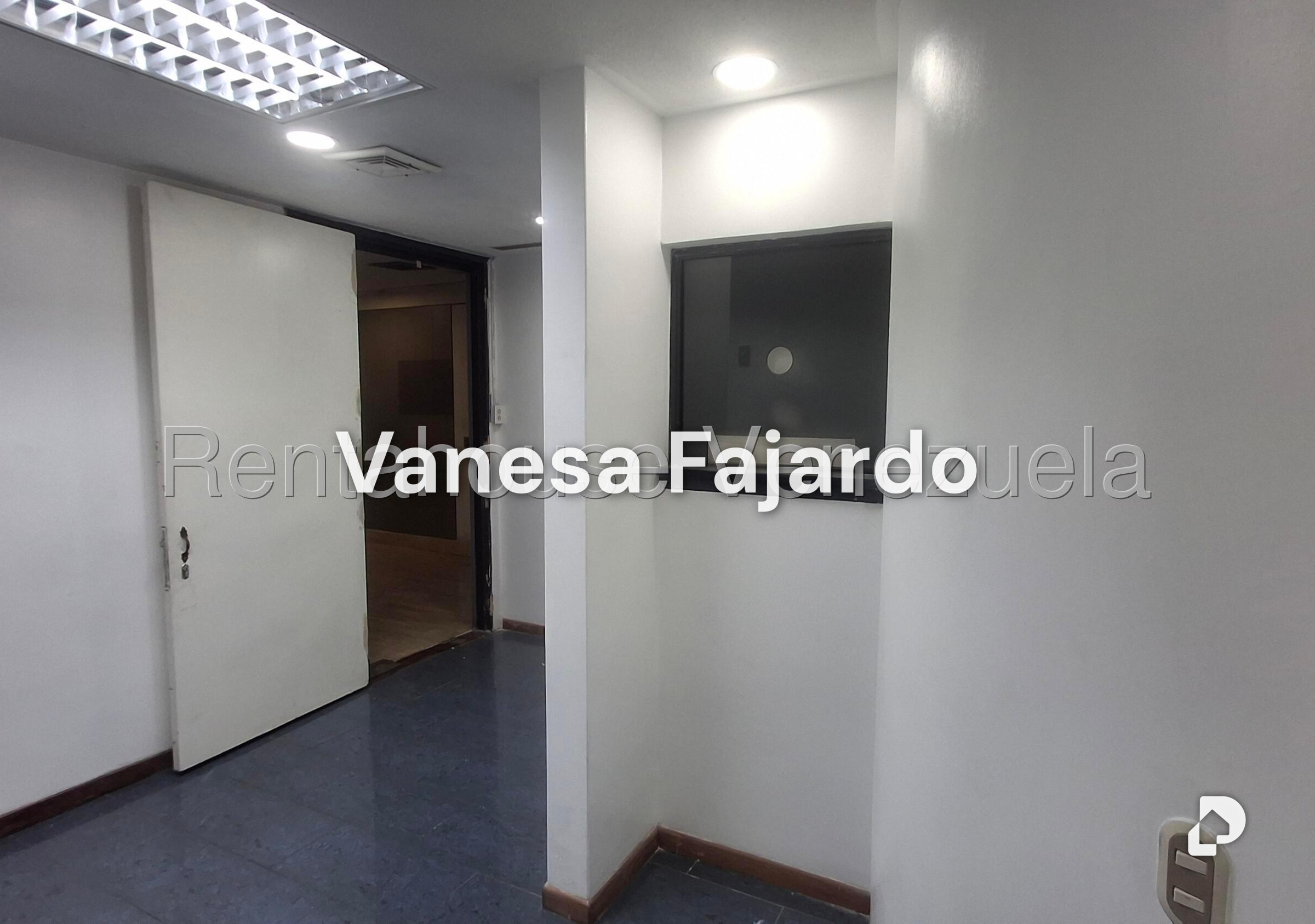 Office in El Bosque, Caracas – 2