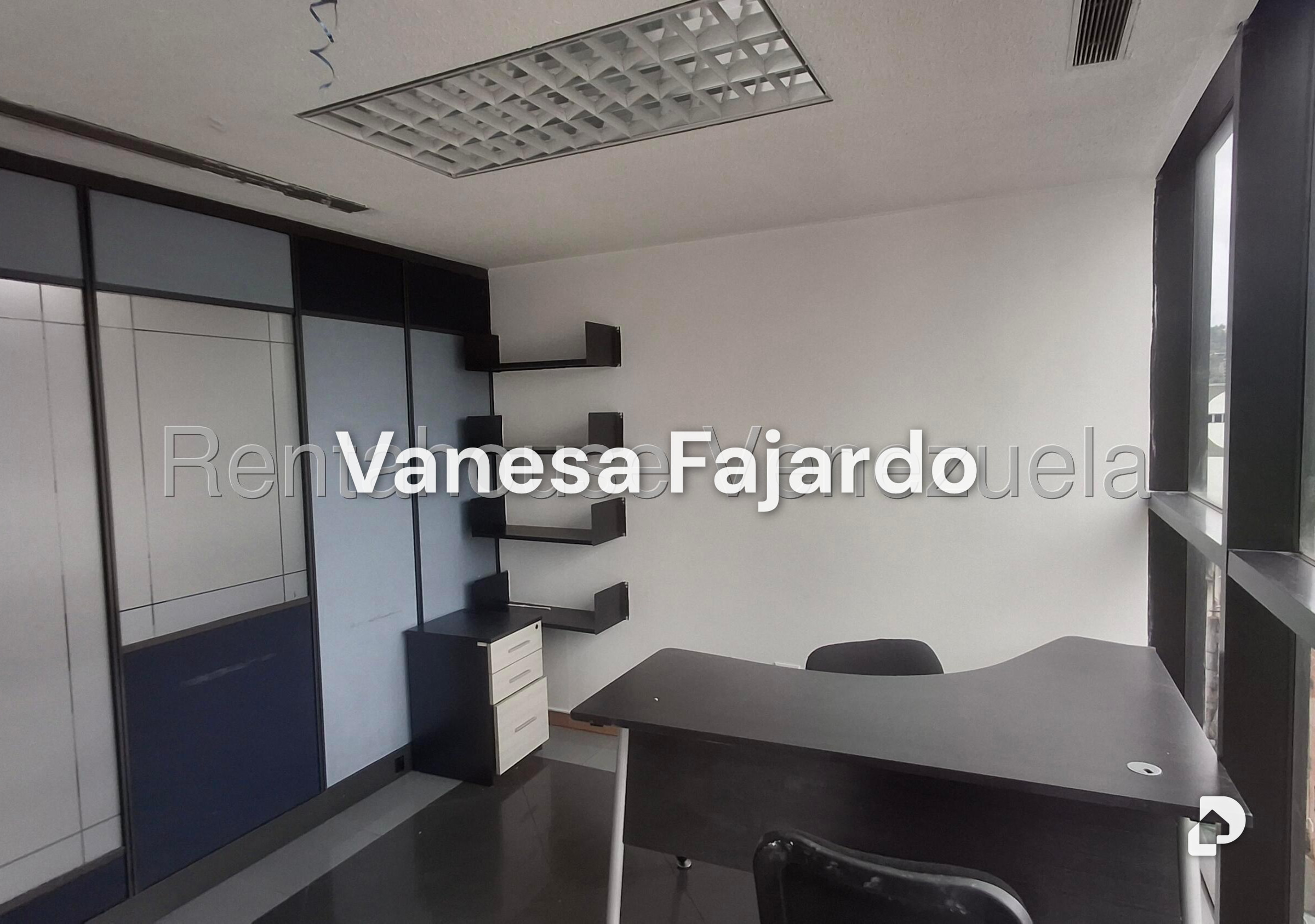 Office in El Bosque, Caracas – 13