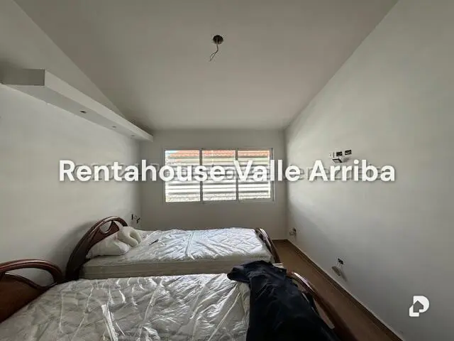 Casa en Santa Cecilia, Caracas – 28
