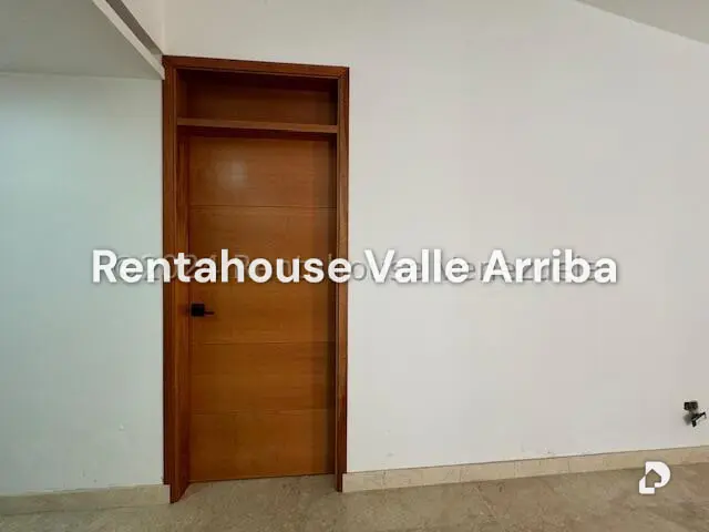 Casa en Santa Cecilia, Caracas – 25
