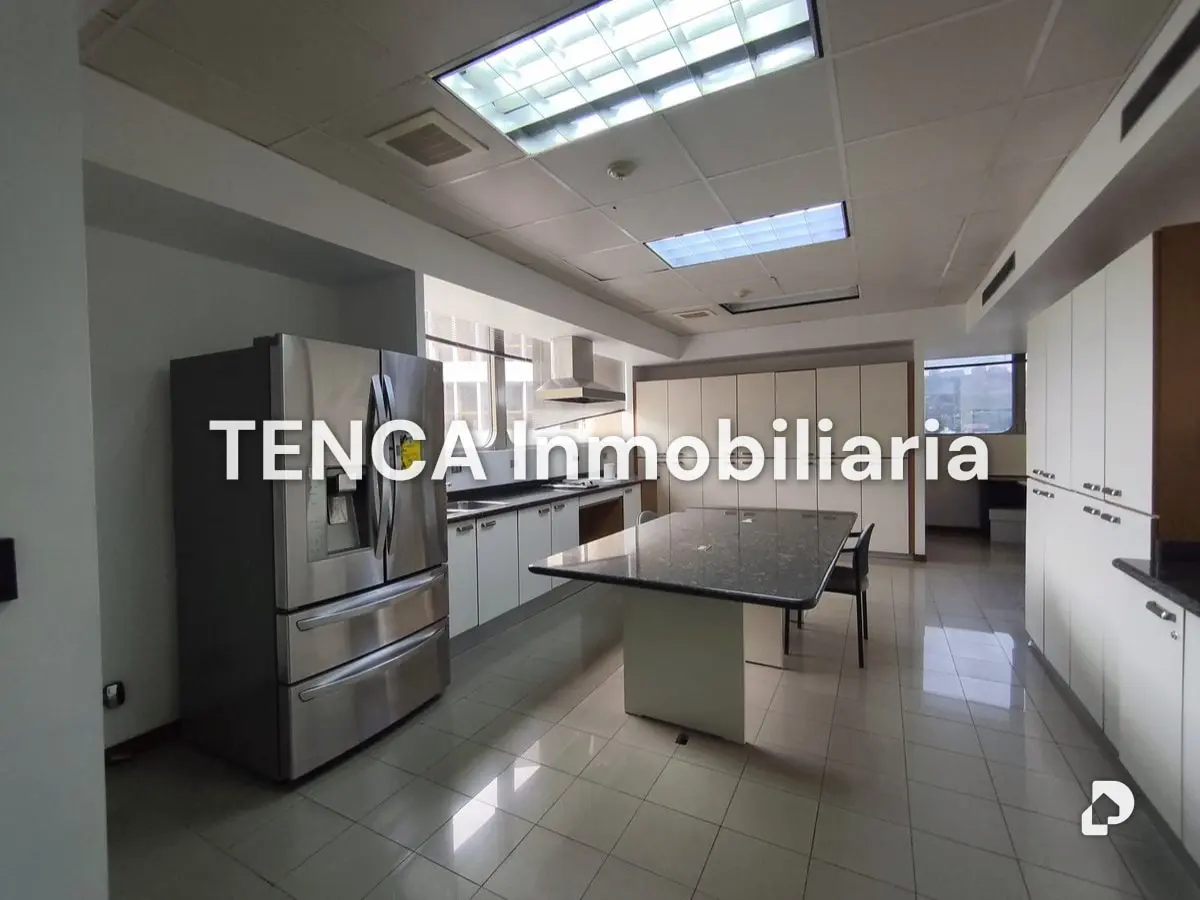 Oficina en Las Mercedes, Caracas – 19