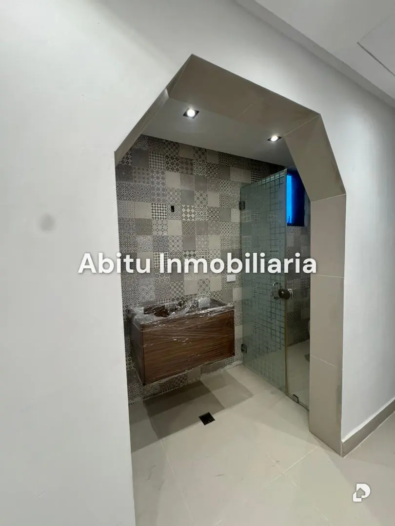 Local comercial en Las Mercedes, Caracas – 14