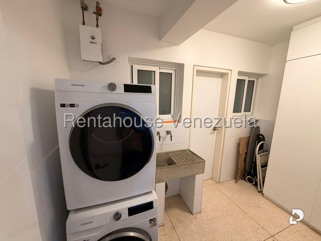 Apartamento en La Florida, Caracas – 14