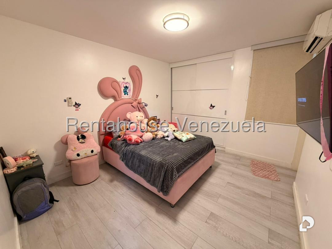 Apartamento en La Florida, Caracas – 24