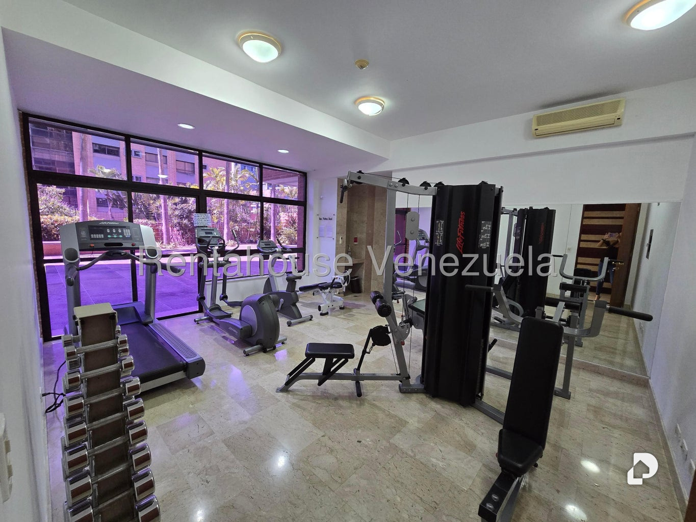 Apartamento en Campo Alegre, Caracas – 24