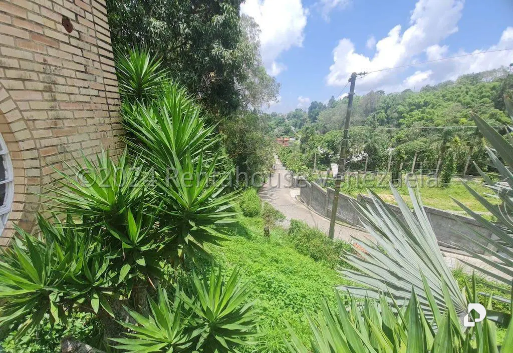 Casa en Oripoto, Caracas – 26