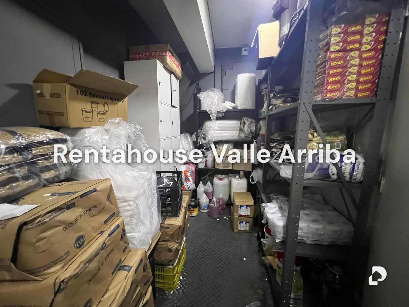 Local comercial en Chuao, Caracas – 8