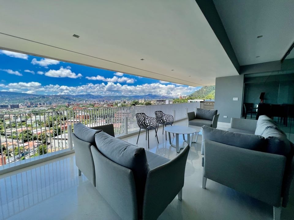 Apartamento en Altamira, Caracas - 1