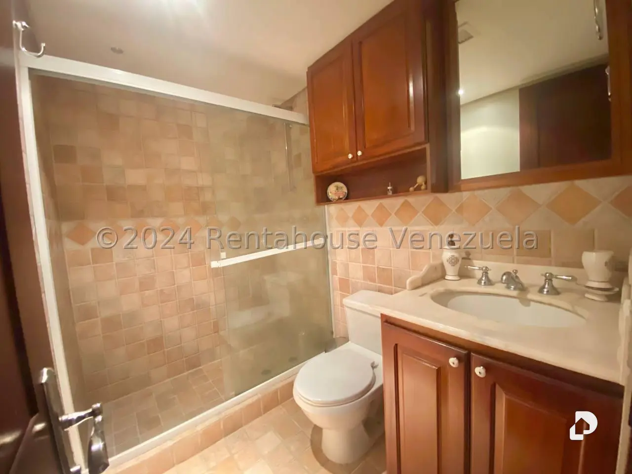 Casa en Oripoto, Caracas – 27