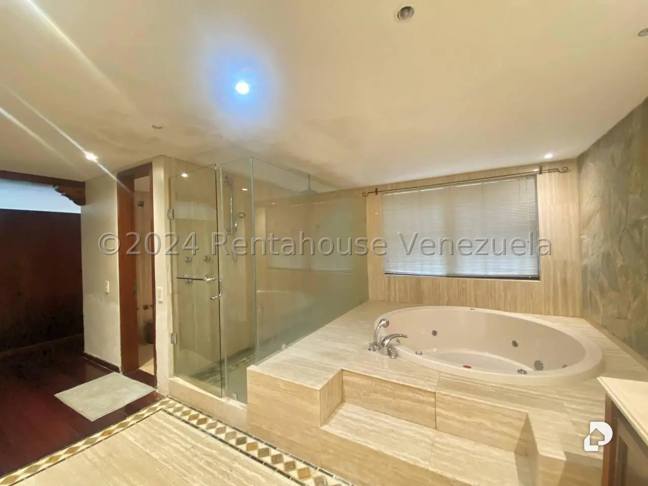 Casa en Oripoto, Caracas – 22