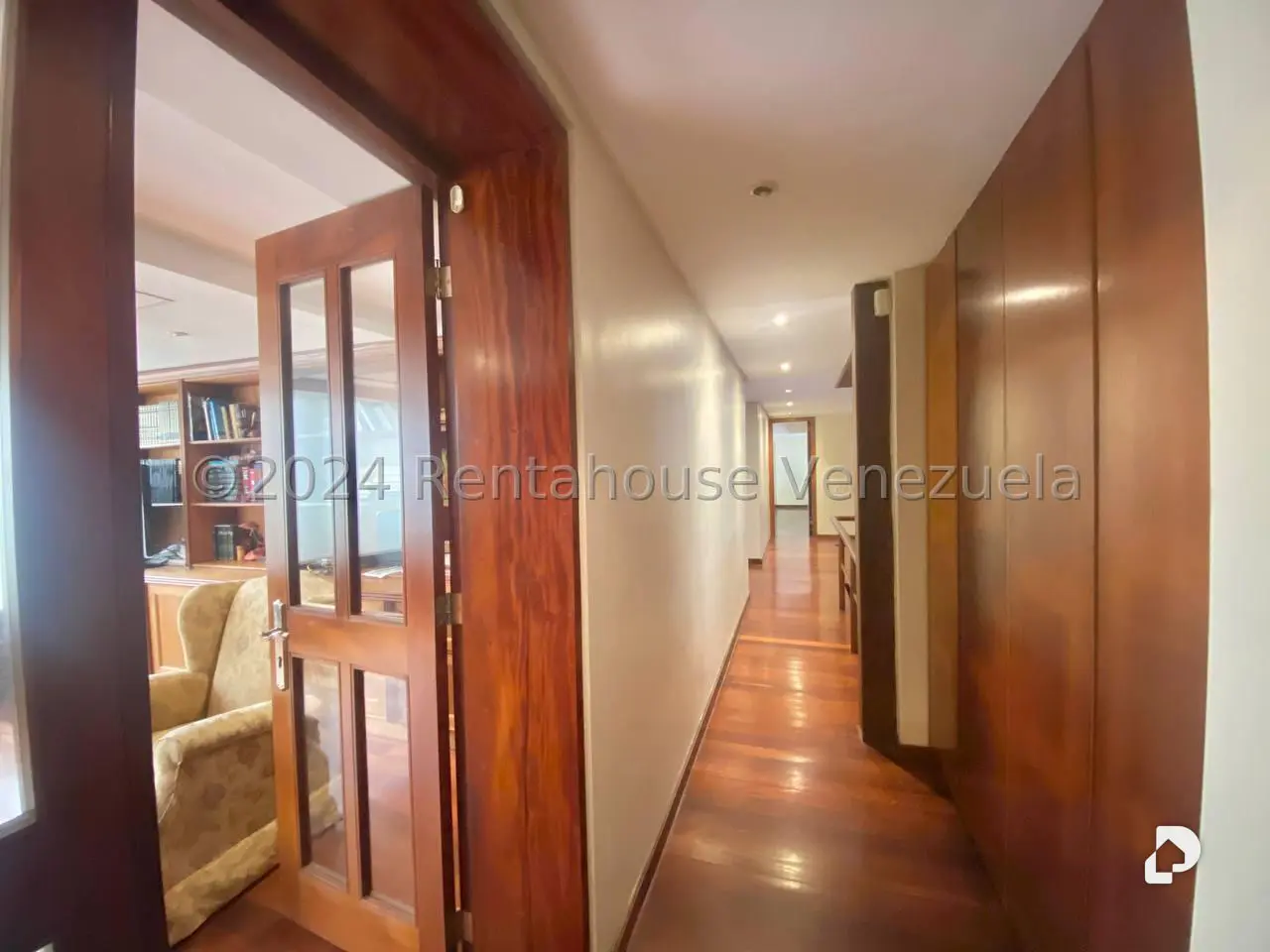 Casa en Oripoto, Caracas – 24