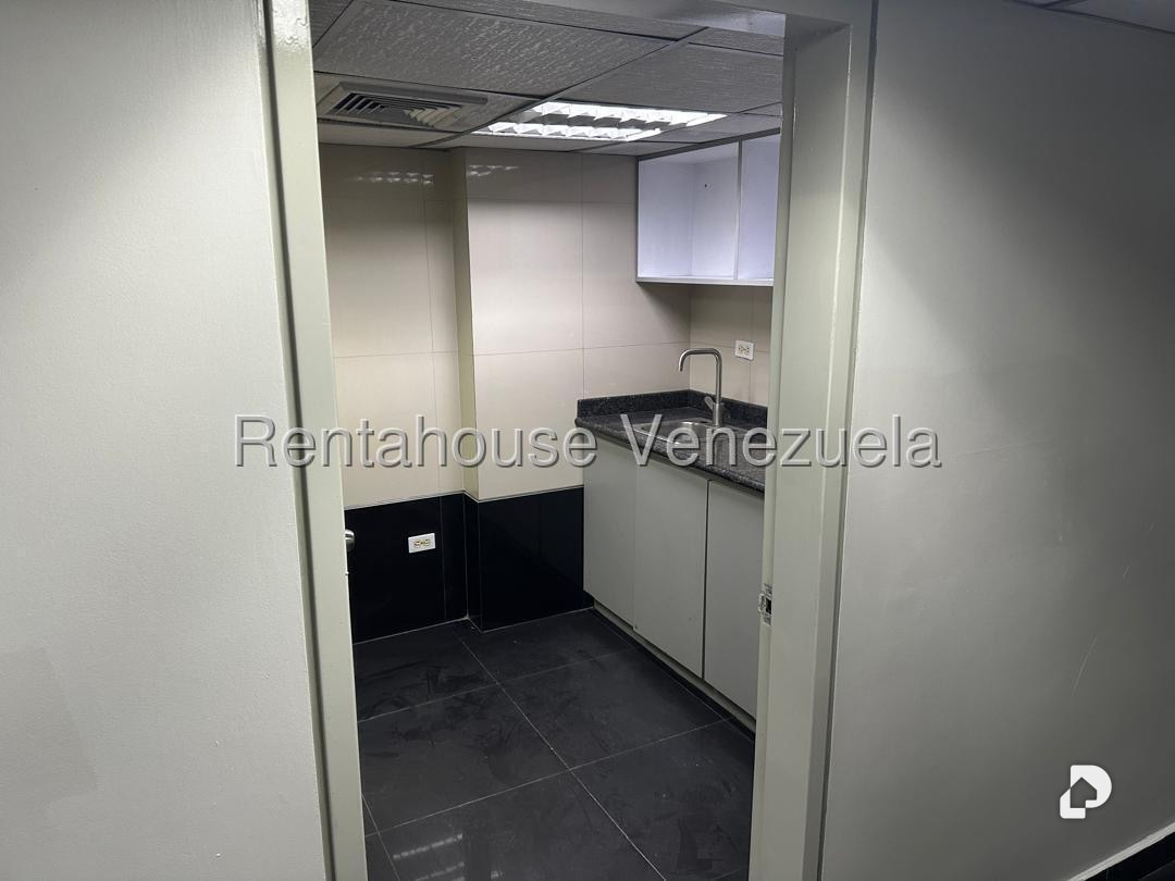 Local comercial en Parroquia Altagracia, Caracas – 12