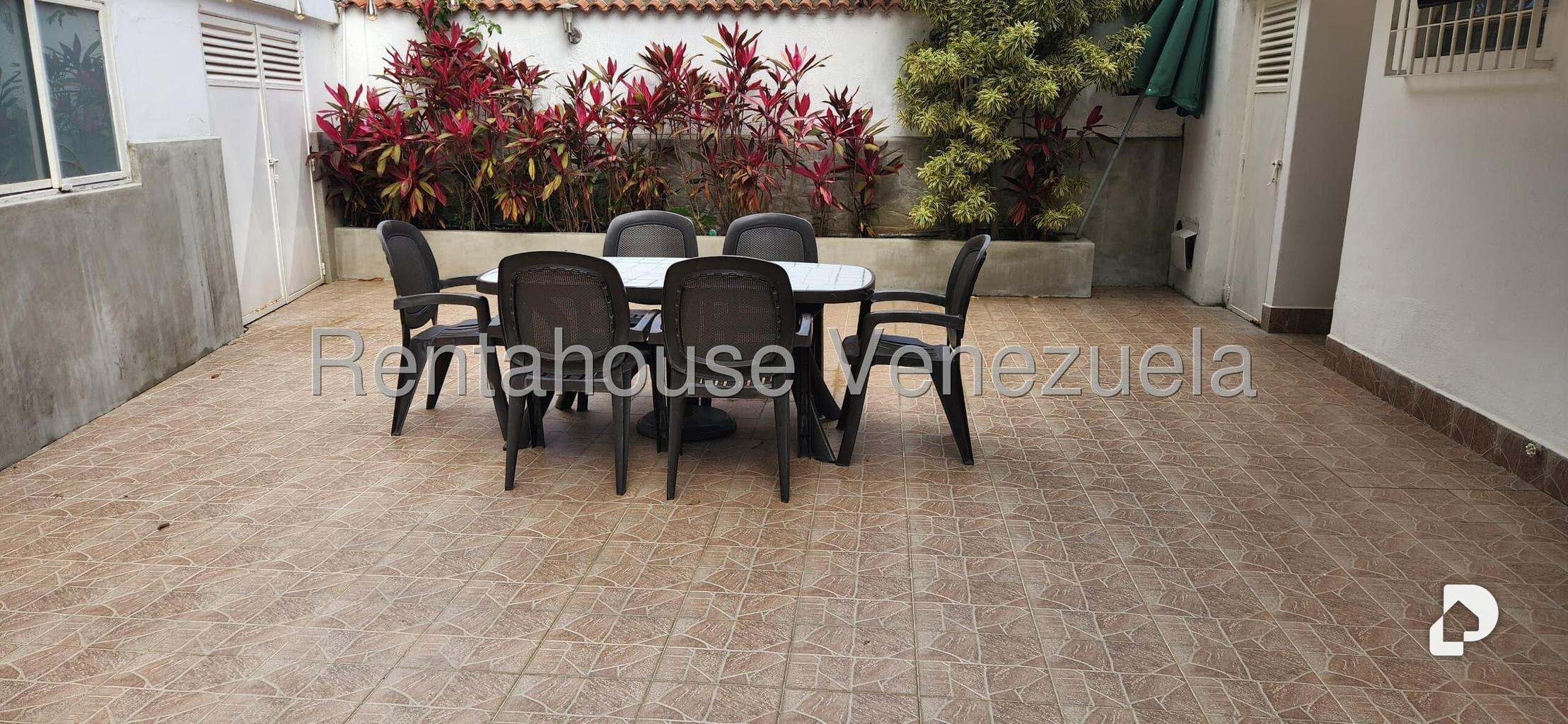 Casa en Alto Prado, Caracas – 23