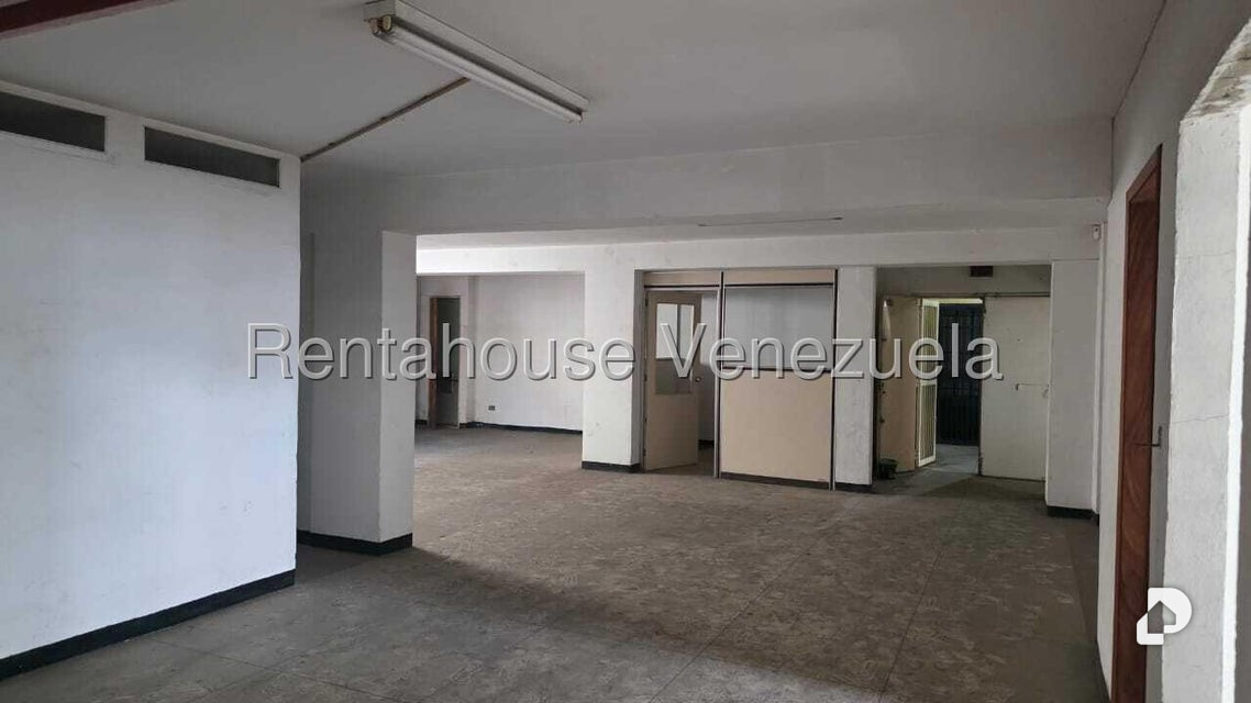 Edificio en La Trinidad, Caracas – 4
