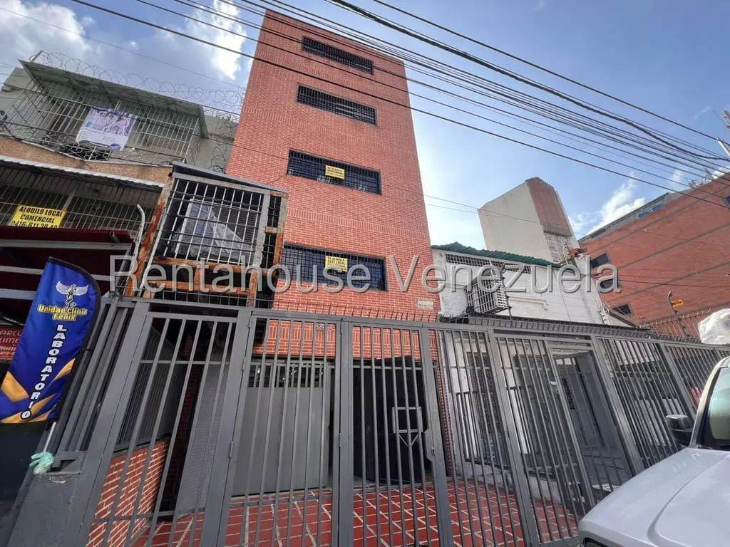 Commercial space in Catia, Caracas - 1