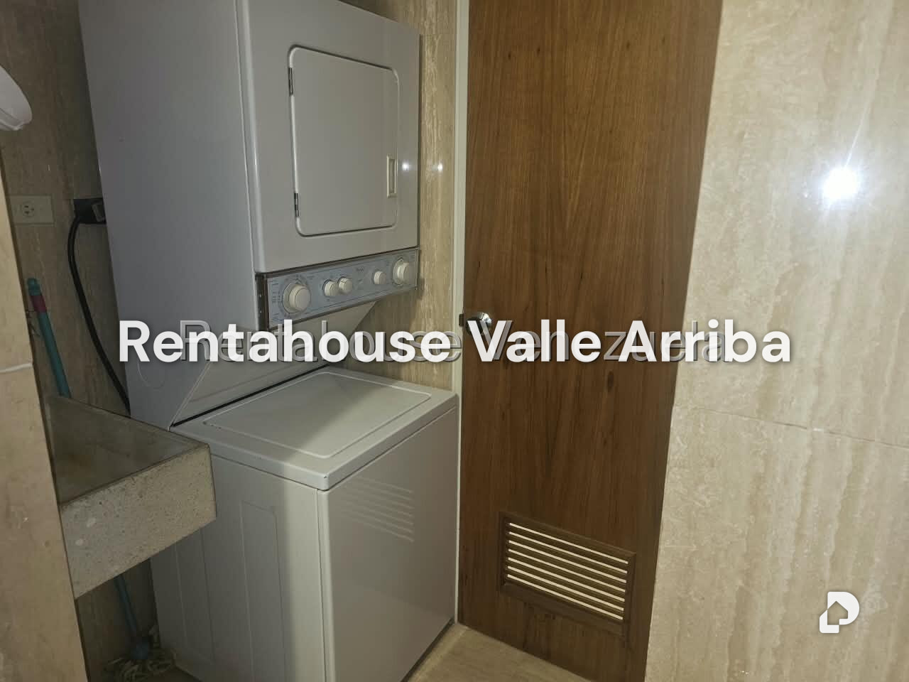 Apartamento en El Rosal, Caracas – 16
