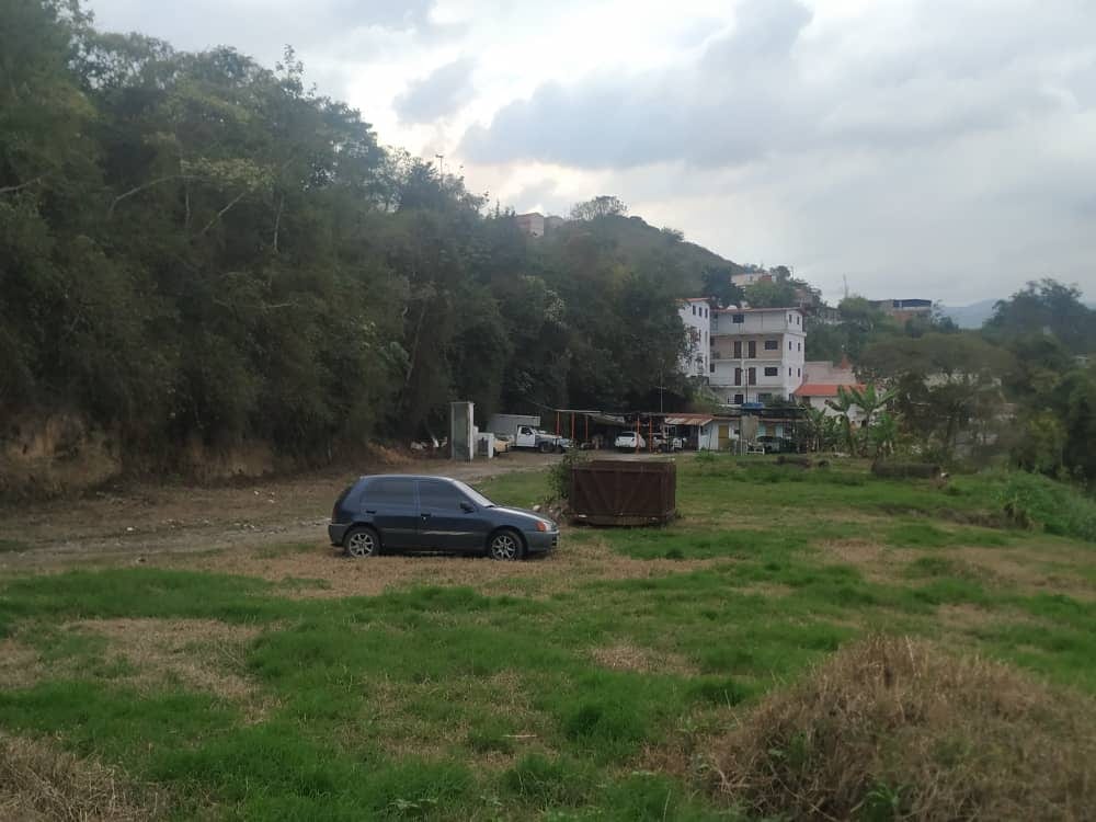 Terreno en Los Teques, Altos Mirandinos - 1