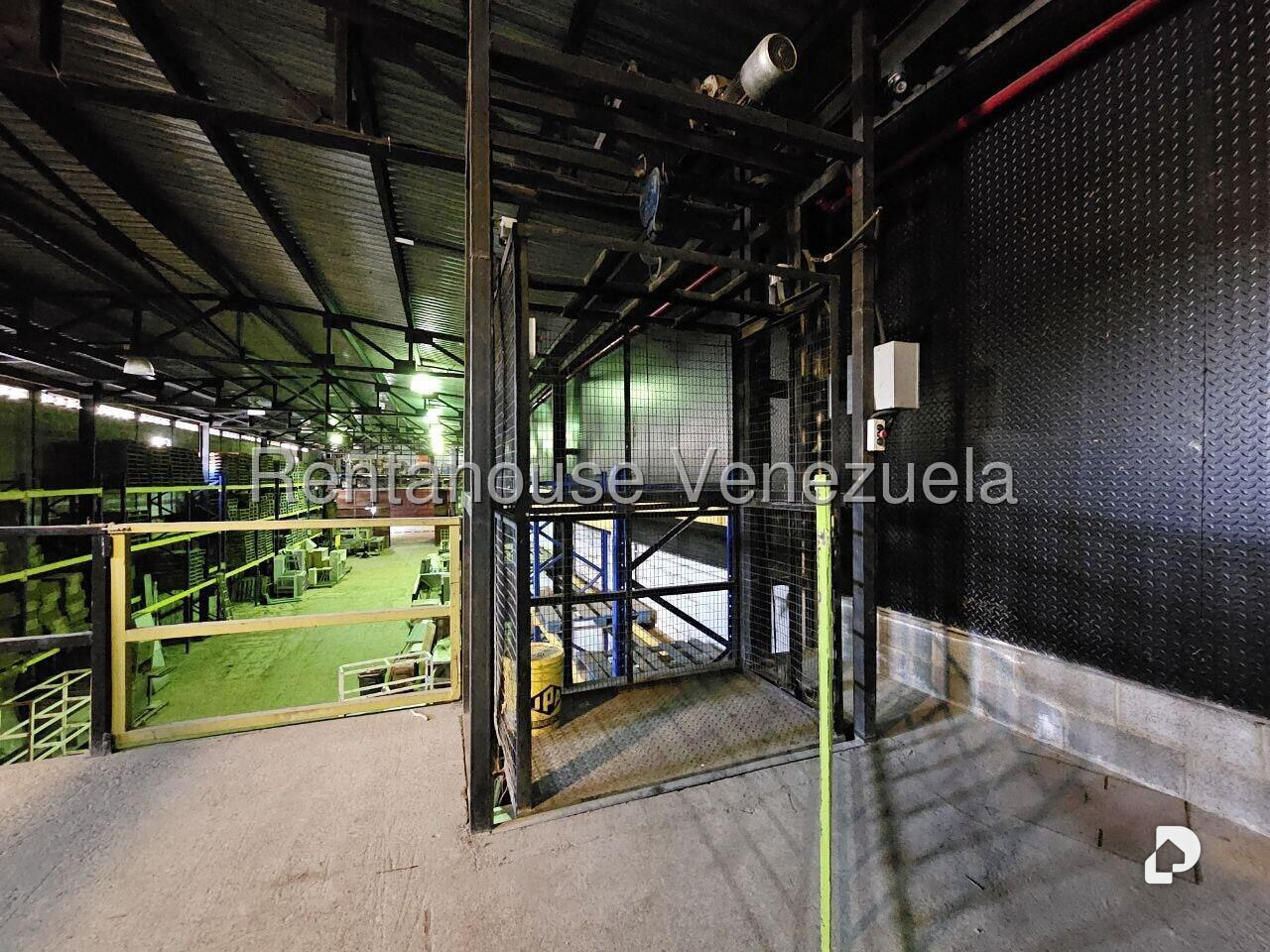 Local comercial en La Yaguara, Caracas – 17