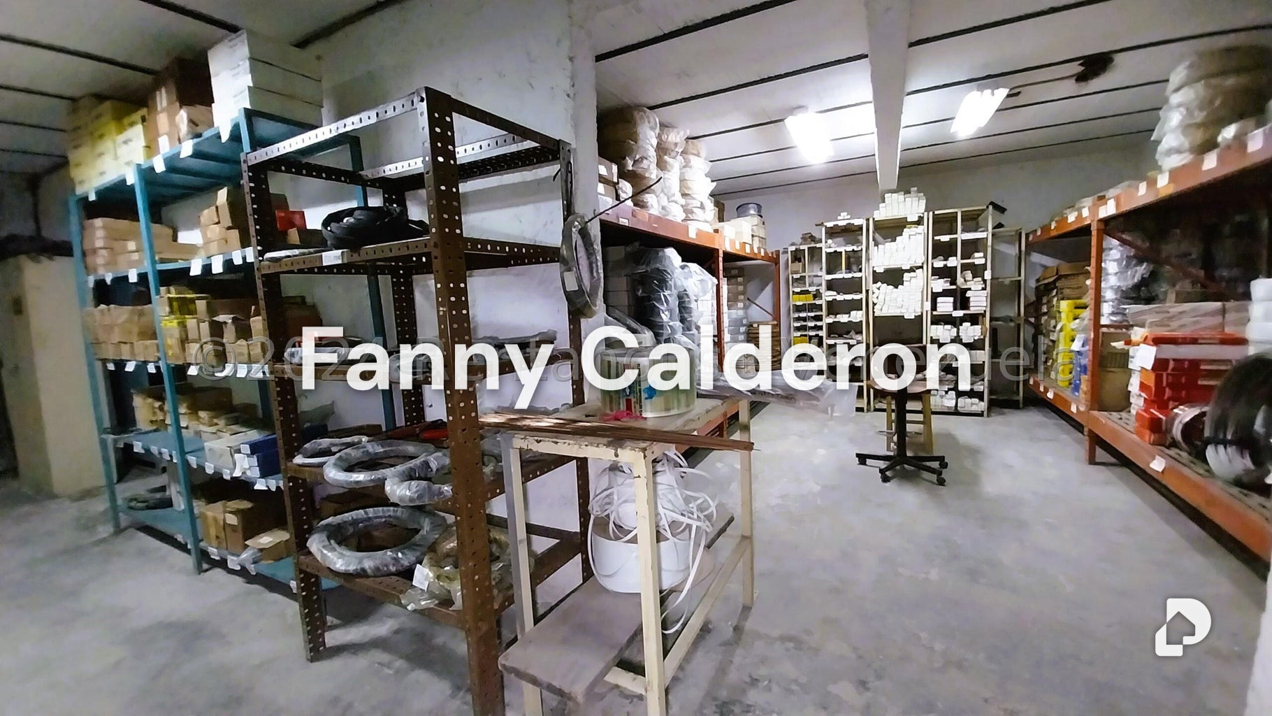 Local comercial en Prado de María, Caracas – 25