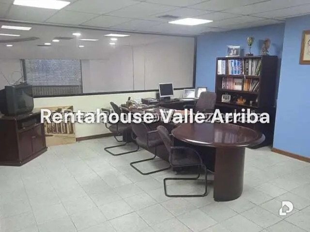 Local comercial en La Urbina, Caracas – 12