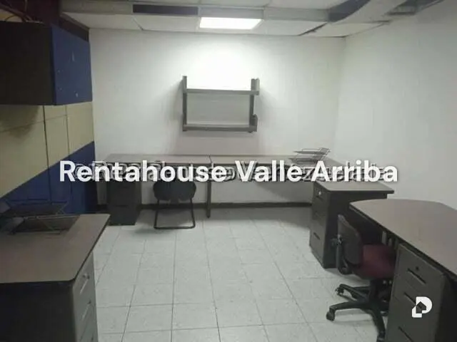 Local comercial en La Urbina, Caracas – 28