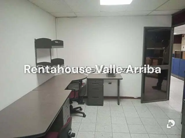Local comercial en La Urbina, Caracas – 30
