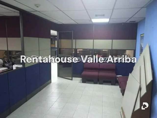 Local comercial en La Urbina, Caracas – 9