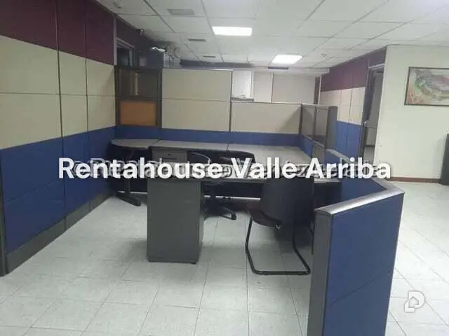 Local comercial en La Urbina, Caracas – 23
