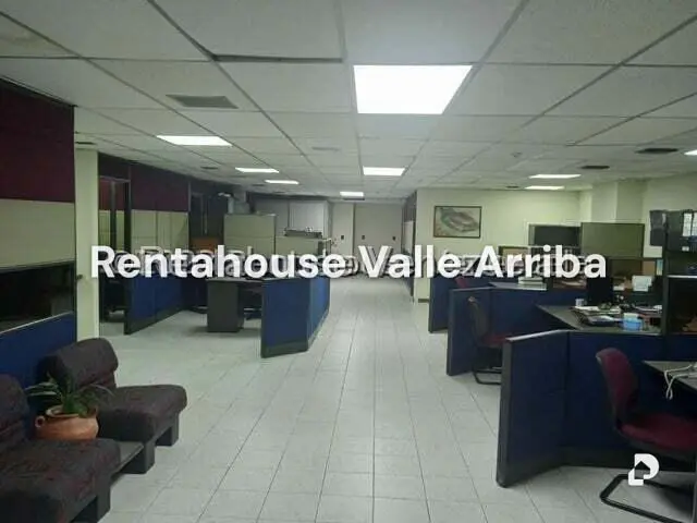 Local comercial en La Urbina, Caracas – 19