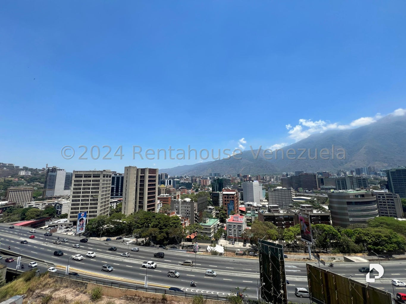 Apartamento en Lomas de Las Mercedes, Caracas – 30