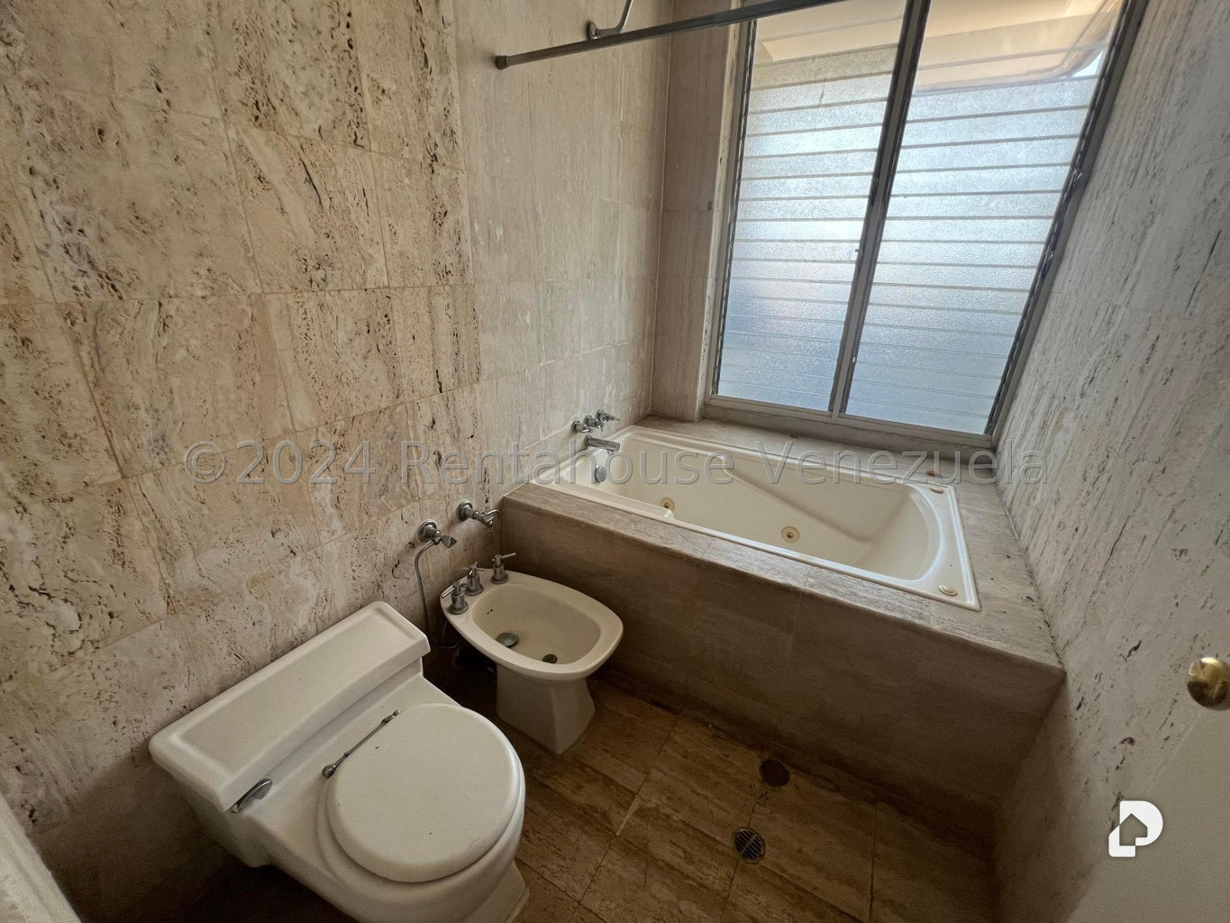Apartamento en Lomas de Las Mercedes, Caracas – 15