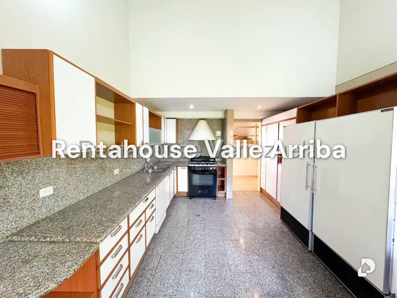 Apartamento en Lomas de La Lagunita, Caracas – 14